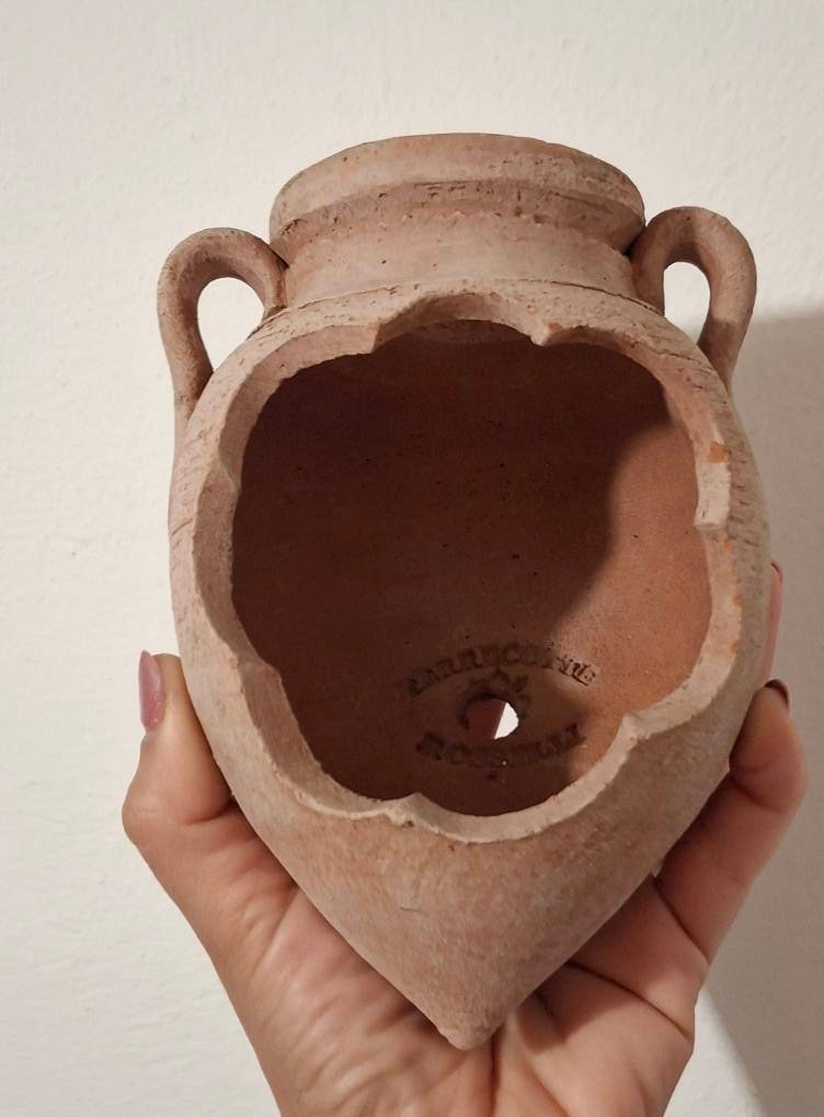 Siracactus-vaso-terracotta-Anfora-a-punta.jpg